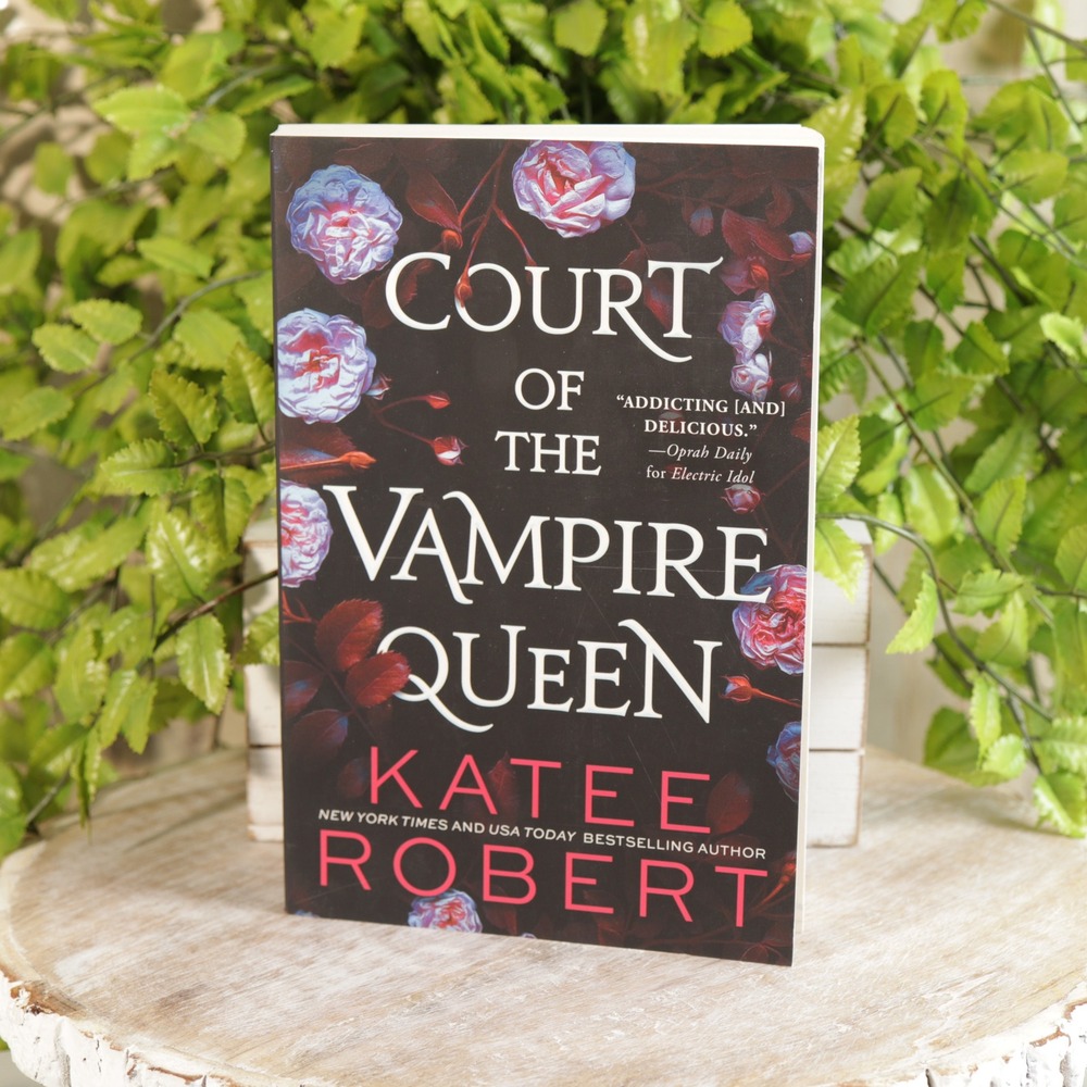 Court of the Vampire Queen Katee Robert Paperback Romance Novel 9781728264691